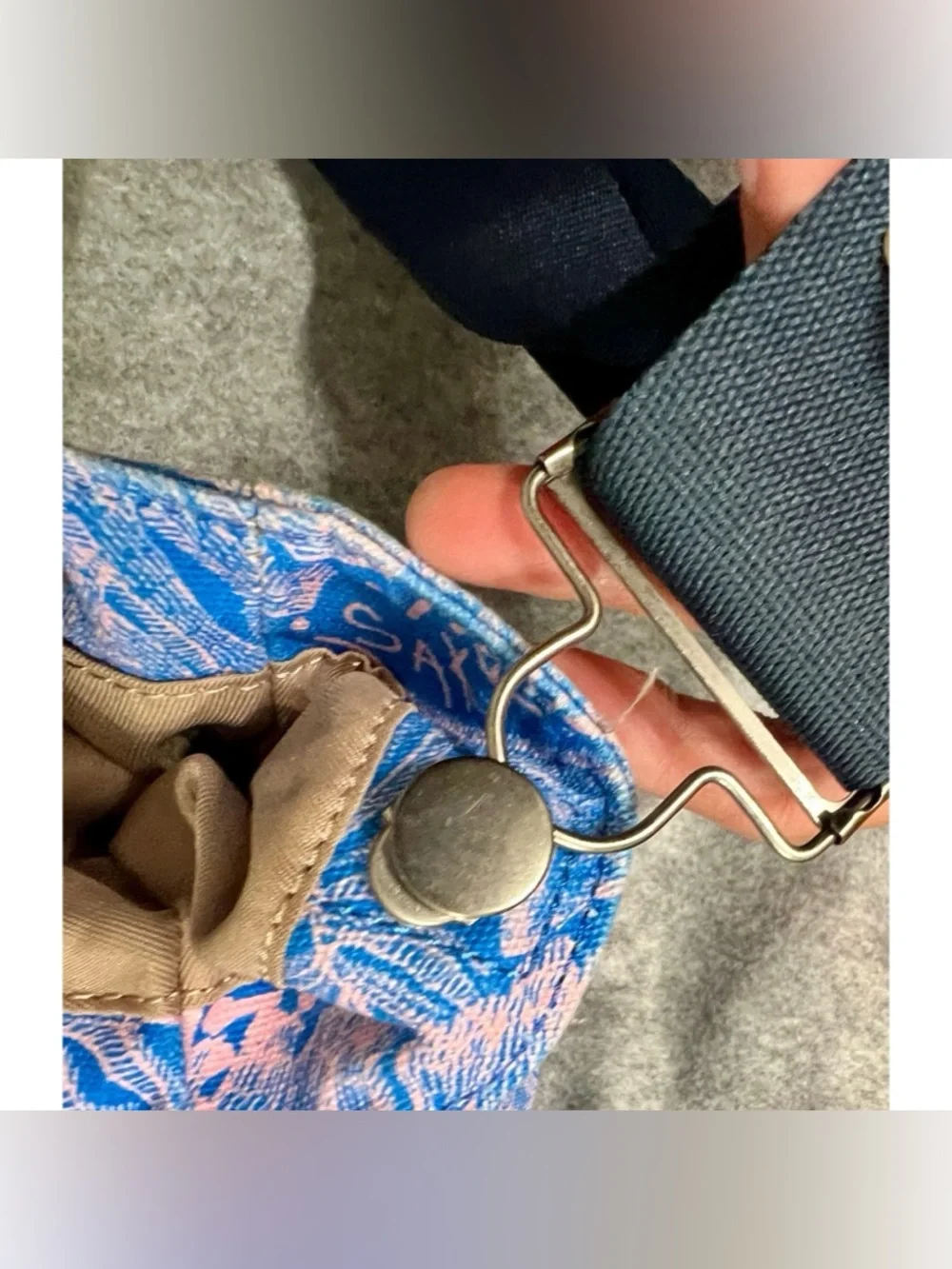 The Sak Lanie canvas cotton market tote crossbody in bubblegum wildlife EUC